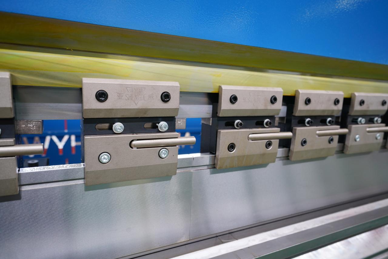 4 Axis Cnc Tandem Press Brake With Delem Da58t 2d Graphical Controller Delem Da58t 2d график хянагчтай 4 тэнхлэг Cnc тандем хэвлэлийн тоормос