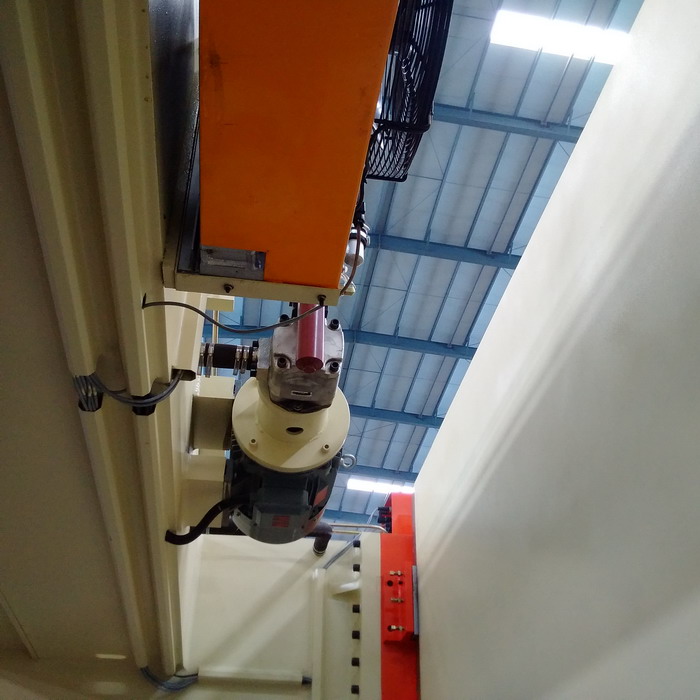 4 Axis Cnc Tandem Press Brake With Delem Da58t 2d Graphical Controller Delem Da58t 2d график хянагчтай 4 тэнхлэг Cnc тандем хэвлэлийн тоормос