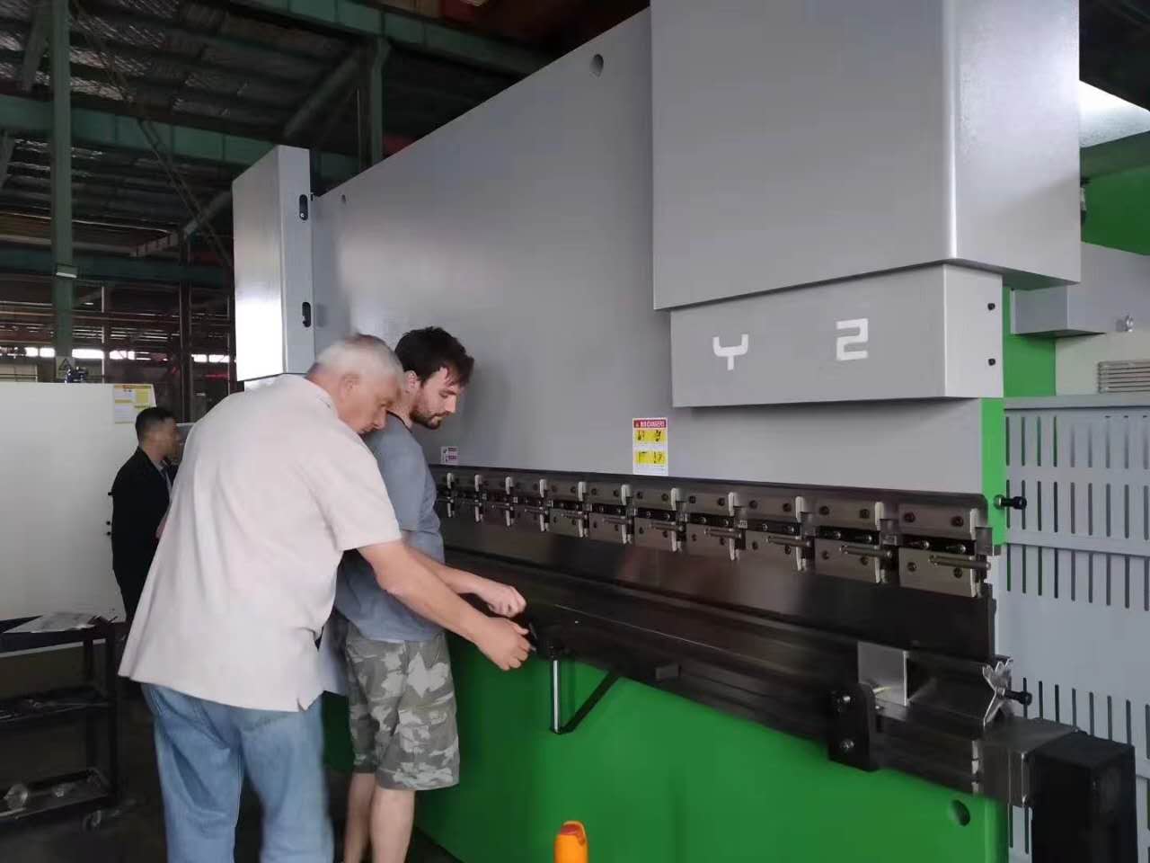 63 тонн металл ган хавтан гулзайлтын машин Cnc гидравлик пресс тоормос металл боловсруулах