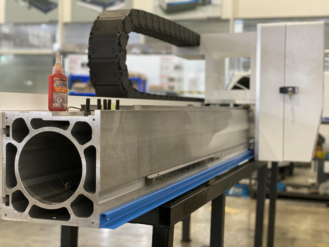Fiber Laser Cutting Machine Masterline 8kw,4000x2000mm,With Ipg Laser Source Шилэн лазер зүсэх машин Masterline 8кВт,4000х2000мм, Ipg лазер эх үүсвэртэй