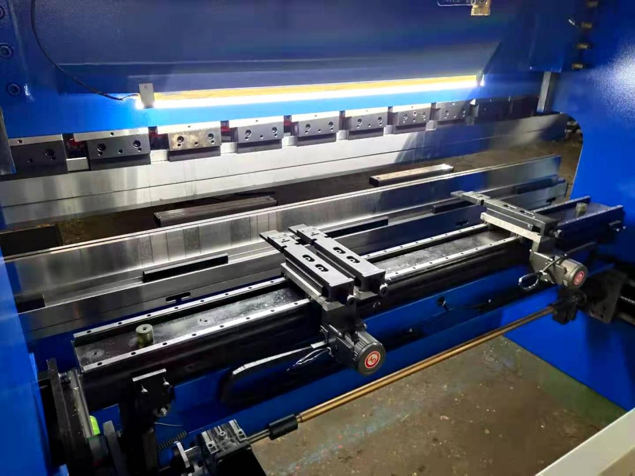 Wc67k-400T Cnc Plc гарын авлагын хуудас гулзайлтын машин гидравлик Nc хэвлэлийн тоормосны машин